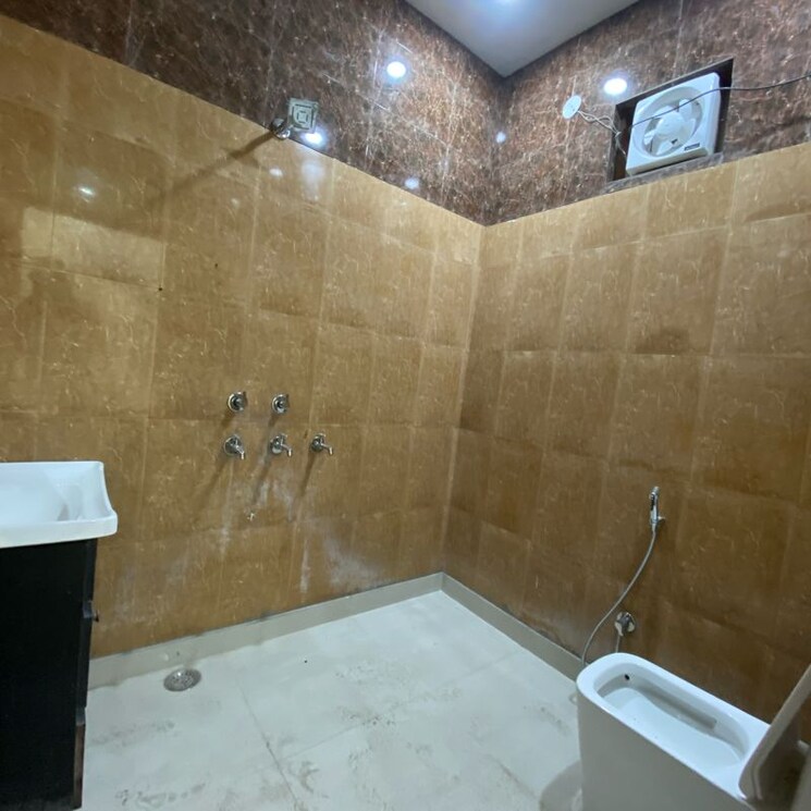 Attached Bathroom, chattarpur 1 Bedroom 550 Sq.Ft. Builder Floor In Chattarpur Delhi 9820867