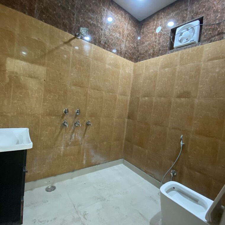 Attached Bathroom, chattarpur 1 Bedroom 550 Sq.Ft. Builder Floor In Chattarpur Delhi 9820867