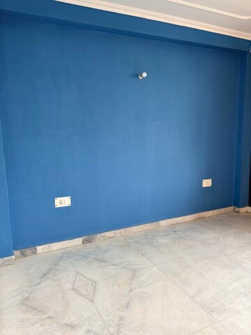 Room in 6+ BHK Villa at Delta I Greater Noida – for Rent