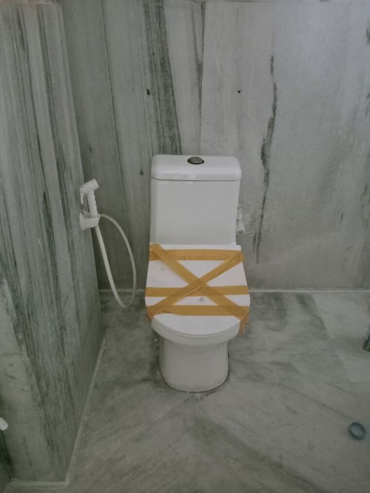 Bathroom, delta i greater noida 6+ Bedroom 300 Sq.Ft. Villa In Delta I Greater Noida Greater Noida 9820868