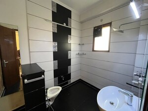 Team Area in 3 BHK Builder Floor at Sushant Lok I – for Rent