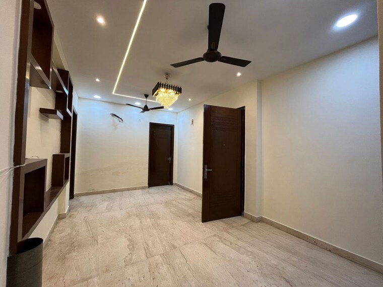 Room, sushant lok i 3 Bedroom 1700 Sq.Ft. Builder Floor In Sushant Lok I Gurgaon 9820869
