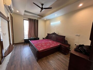 Bedroom in 3 BHK Builder Floor at Sushant Lok I – for Rent