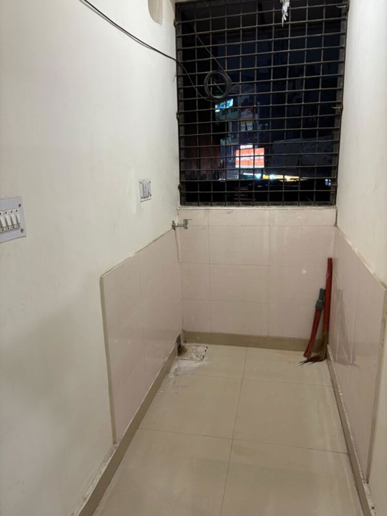 Bathroom, sector 55 1.5 Bedroom 1750 Sq.Ft. Independent House In Sector 55 Noida 9820889