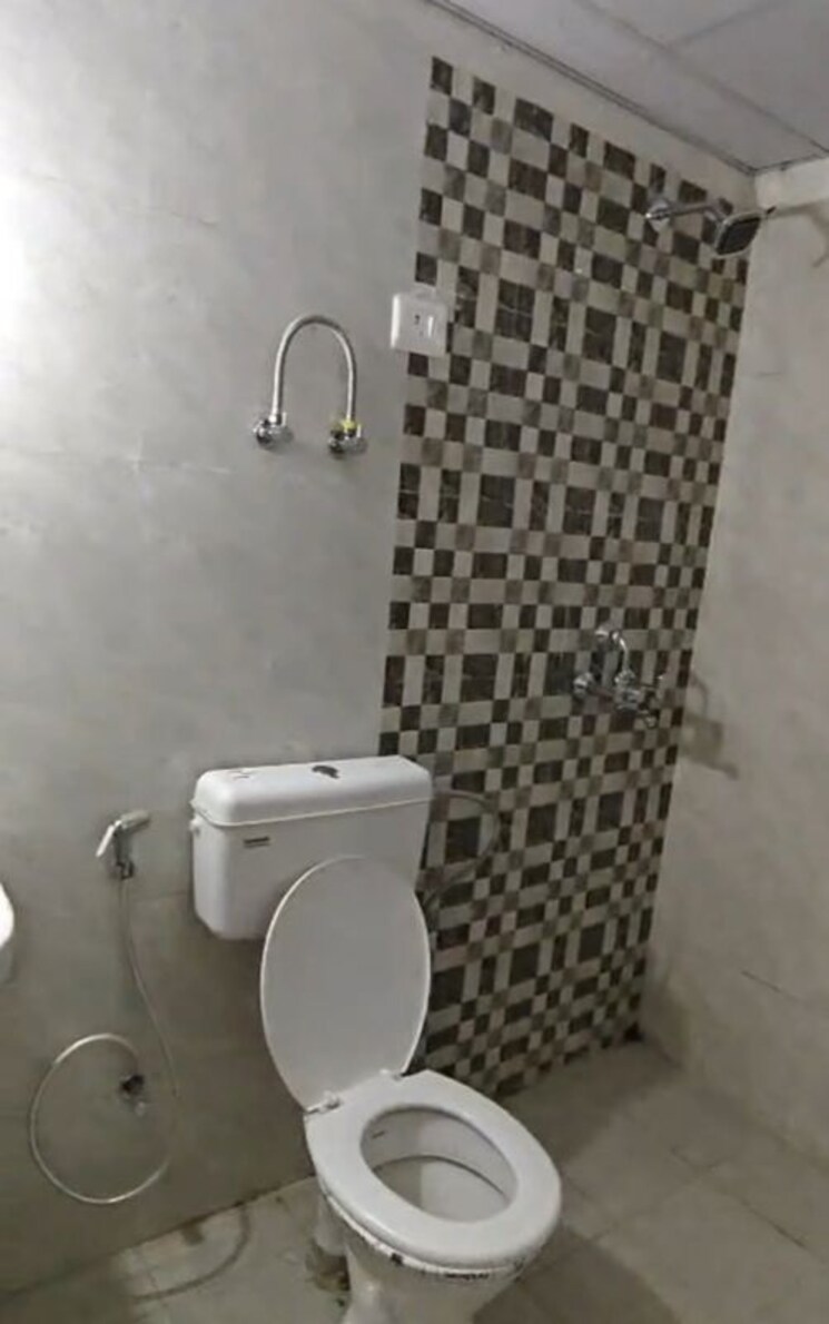 Bathroom, pareena-om-apartments 2 Bedroom 647 Sq.Ft. Apartment In Sector 112 Gurgaon 9820875