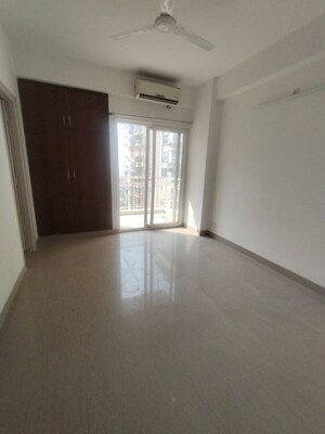 Room in 2 BHK Apartment at VIctoryone Amara, Sector 16 Greater Noida – for Rent