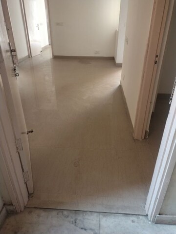 2 BHK Apartment For Rent in VIctoryone Amara, Sector 16 Greater Noida