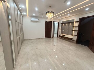 3 BHK Builder Floor For Sale in Sarvapriya Vihar