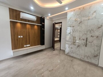 Bedroom in 3 BHK Builder Floor at Sarvapriya Vihar – for Sale