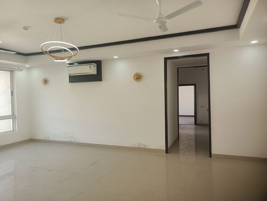 2 BHK + Servant Room Apartment For Rent in Jaypee Garden Court