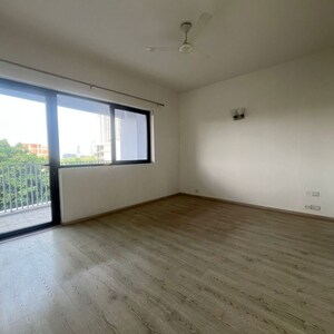 Room in 6 BHK Independent House at Sector 14 – for Sale