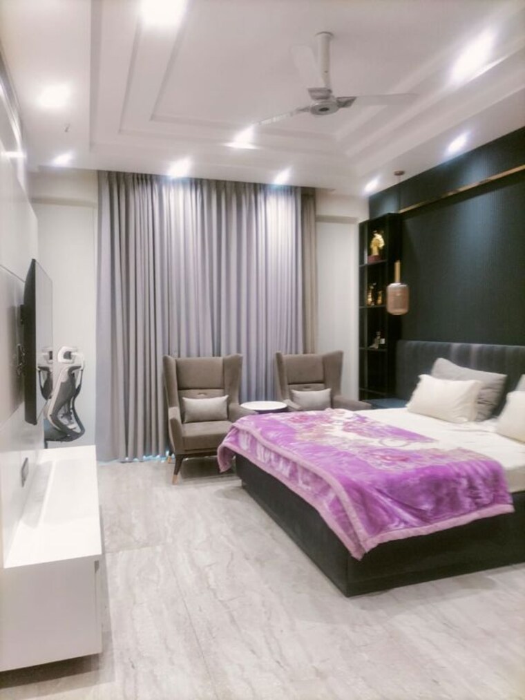 Bedroom, mahagun-mezzaria 4 Bedroom 3525 Sq.Ft. Apartment In Sector 78 Noida 9816027