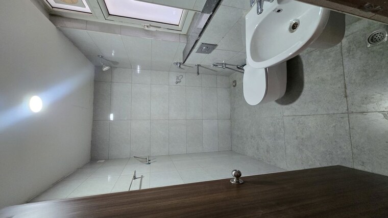 Bathroom, godrej-golf-link-villas 4 Bedroom 2835 Sq.Ft. Villa In Sector 27 Yamuna Expressway Greater Noida 9820942