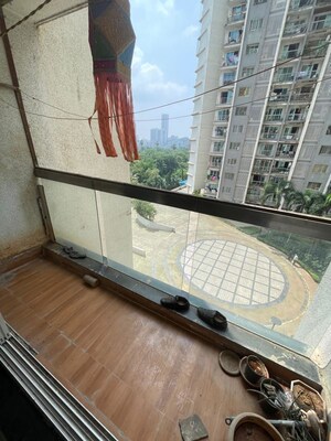2 BHK Apartment For Rent in Lokhandwala Infrastructure Octacrest, Kandivali East