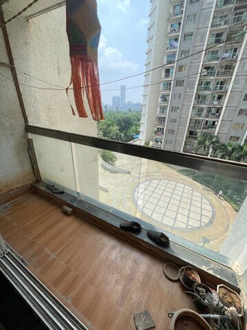 2 BHK Apartment For Rent in Lokhandwala Infrastructure Octacrest, Kandivali East