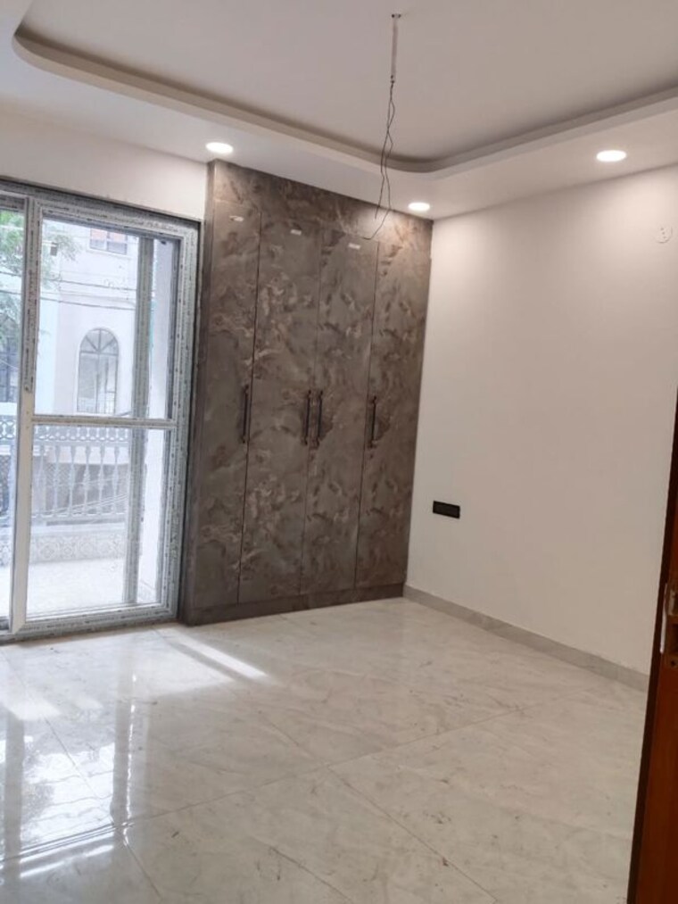 Room, sector 85 3 Bedroom 218 Sq.Yd. Builder Floor In Sector 85 Faridabad 9820751