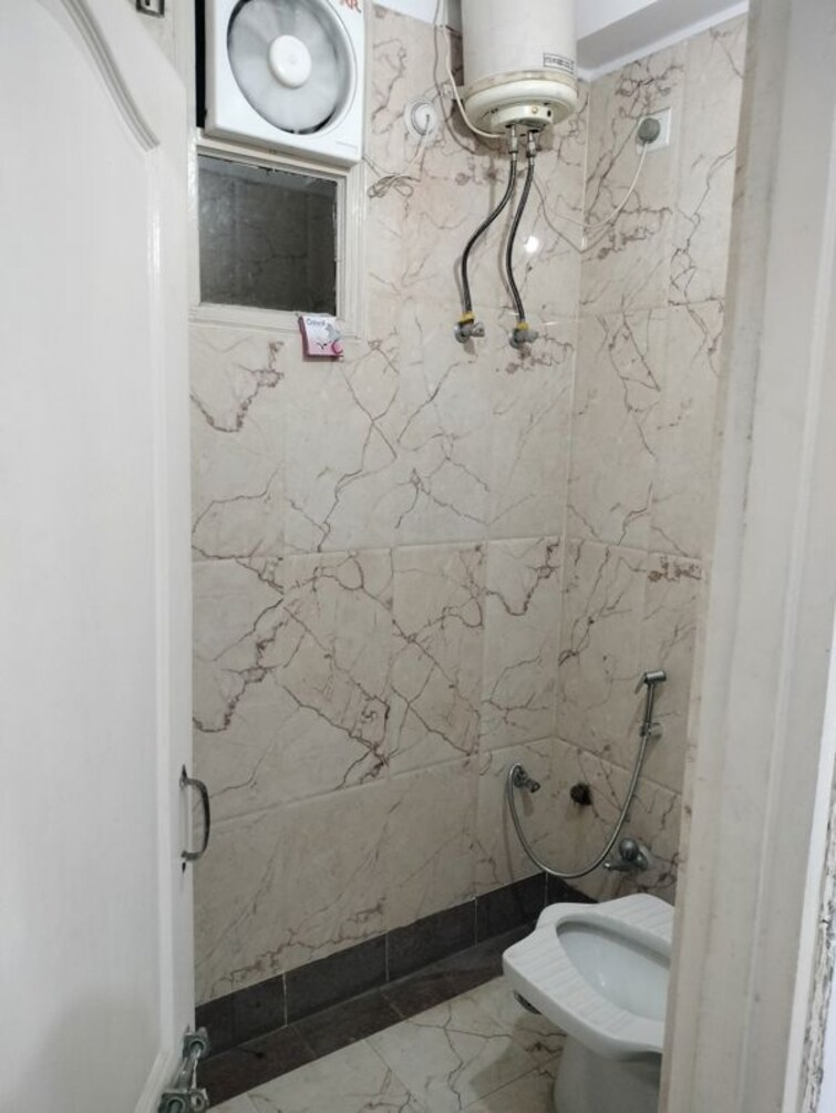 Bathroom, indira nagar 2 Bedroom 1200 Sq.Ft. Builder Floor In Indira Nagar Lucknow 9820996
