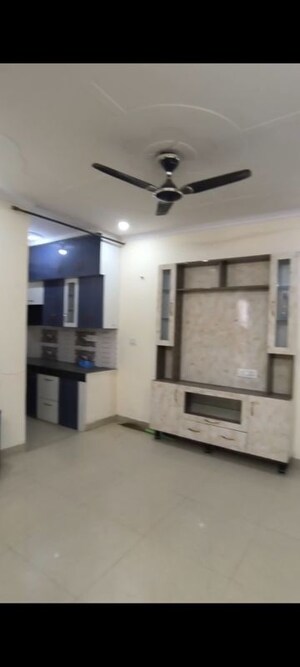 Floor Plan in 2 BHK Builder Floor at Sector 73 – for Rent