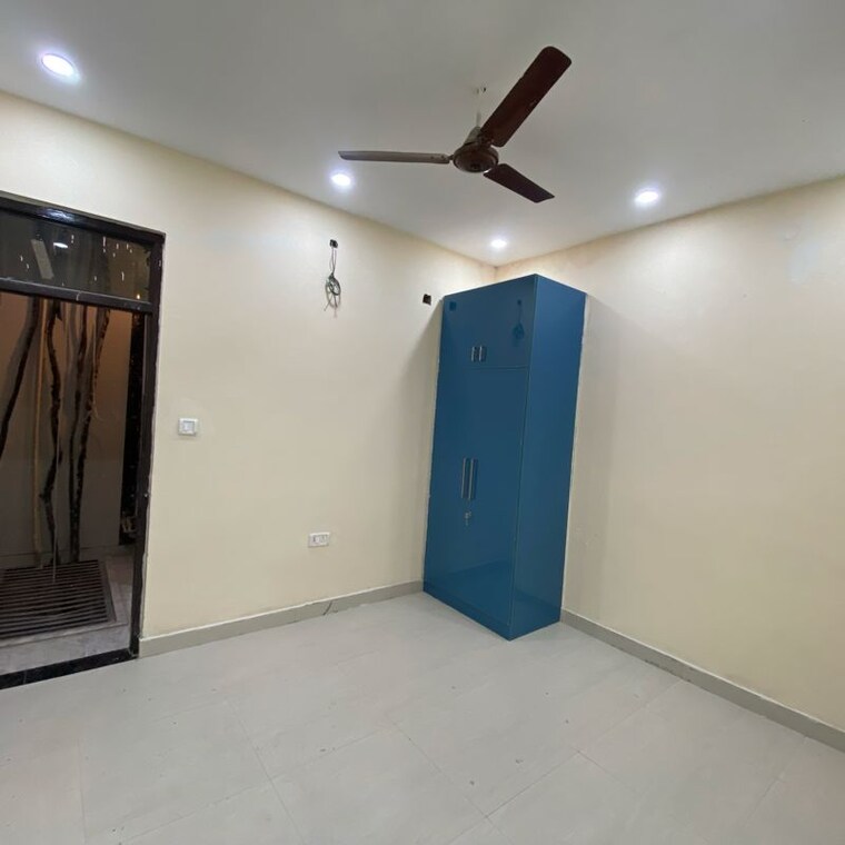 Room, chattarpur 1 Bedroom 550 Sq.Ft. Builder Floor In Chattarpur Delhi 9821005