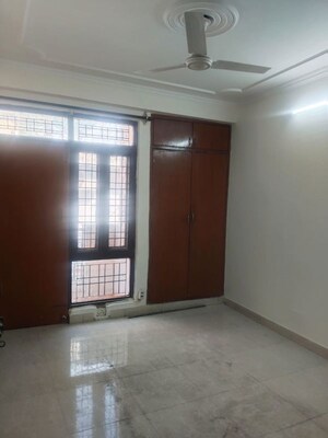 1 BHK Builder Floor For Rent in Saket