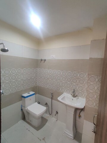 Bathroom in Studio Builder Floor at Sector 47 – for Rent