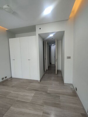 Room in 4 BHK Apartment at Lodha World Crest, Worli – for Rent