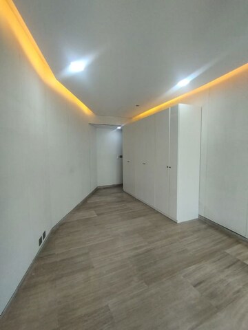 Room in 4 BHK Apartment at Lodha World Crest, Worli – for Rent