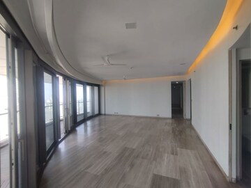 Room in 4 BHK Apartment at Lodha World Crest, Worli – for Rent