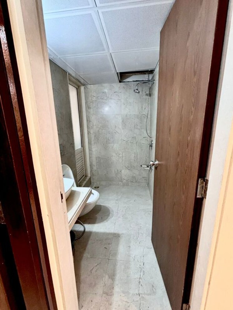 Bathroom, dosti-west-county-phase-2-dosti-cedar 2 Bedroom 659 Sq.Ft. Apartment In Balkum Pada Thane 9821033