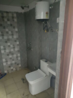 Bathroom in 2.5 BHK Apartment at Gardenia Gateway, Sector 75 – for Rent