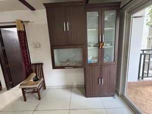 Room in 3 BHK Apartment at Cybercity Rainbow Vistas, Hi Tech City – for Rent