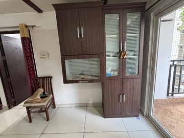 Room in 3 BHK Apartment at Cybercity Rainbow Vistas, Hi Tech City – for Rent