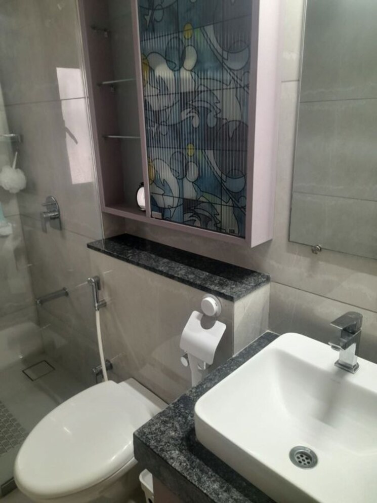 Bathroom, s-raheja-new-light 2 Bedroom 800 Sq.Ft. Apartment In Khar West Mumbai 9821100