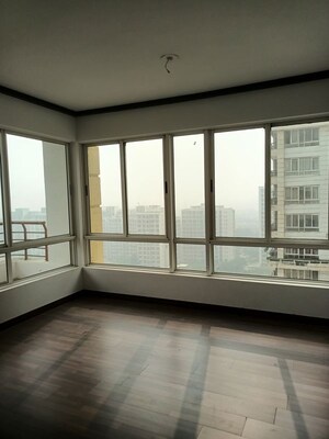 Room in 2 BHK Apartment at Jaypee Kalypso Court, Sector 128 – for Rent