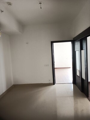 Room in 2 BHK Apartment at Jaypee Kalypso Court, Sector 128 – for Rent