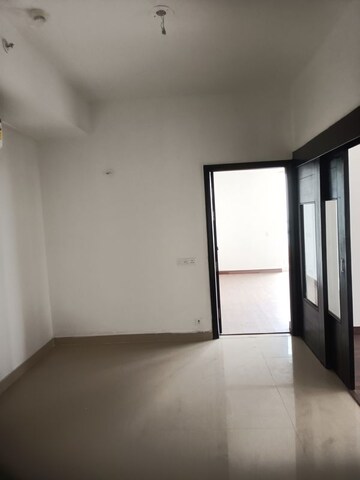 Room in 2 BHK Apartment at Jaypee Kalypso Court, Sector 128 – for Rent