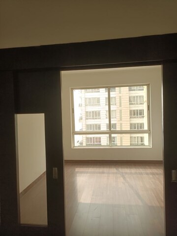 Room in 2 BHK Apartment at Jaypee Kalypso Court, Sector 128 – for Rent