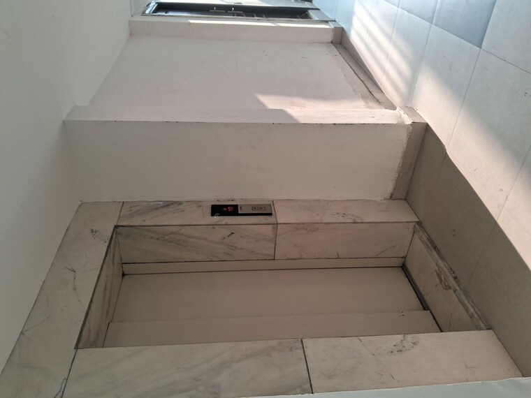 Bathroom, m-r-platinum-321 3.5 Bedroom 1829 Sq.Ft. Apartment In Raj Nagar Extension Ghaziabad 9821155