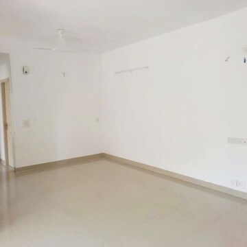 Room in 3 BHK Apartment at Tashee Capital Gateway, New Palam Vihar Phase 3 – for Rent