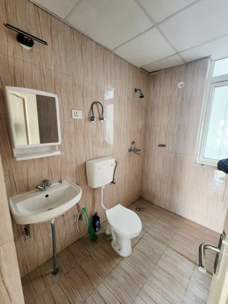 Bathroom, tashee-capital-gateway 3 Bedroom 1990 Sq.Ft. Apartment In New Palam Vihar Phase 3 Gurgaon 9821162