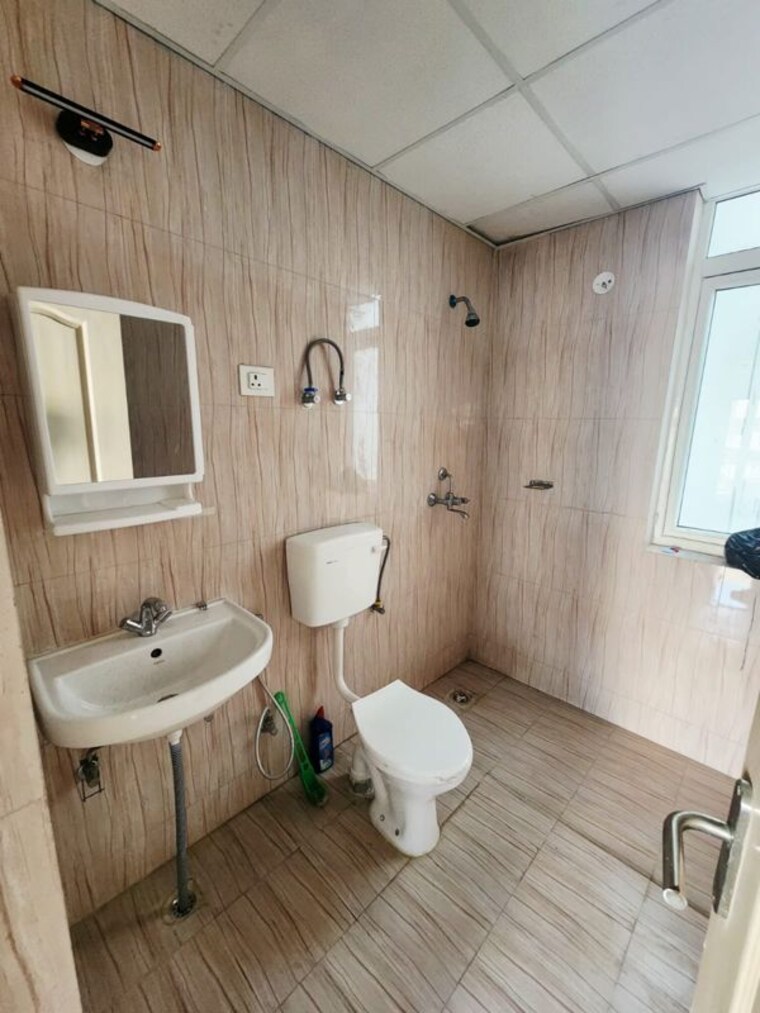 Bathroom, tashee-capital-gateway 3 Bedroom 1990 Sq.Ft. Apartment In New Palam Vihar Phase 3 Gurgaon 9821162
