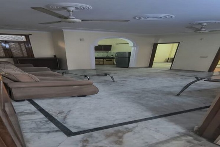  Parking, bhavishyanidhi enclave 3 Bedroom 1040 Sq.Yd. Builder Floor In Bhavishyanidhi Enclave Delhi 9821121