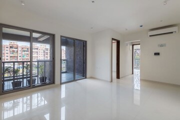 Room in 2 BHK Apartment at Pimpri Gaon – for Rent