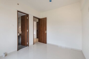 Room in 2 BHK Apartment at Pimpri Gaon – for Rent