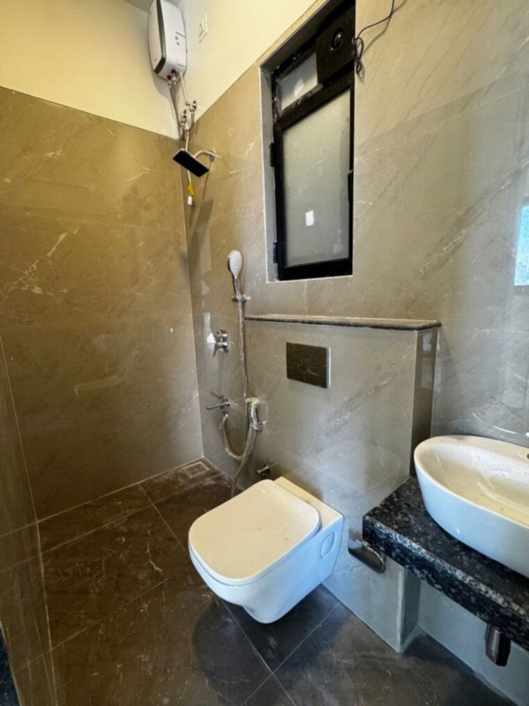 Bathroom, kl-astoria 2 Bedroom 750 Sq.Ft. Apartment In Bandra West Mumbai 9821276