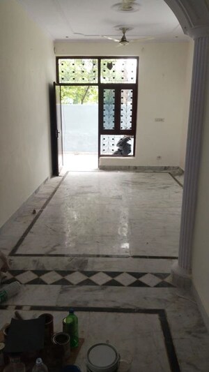 Room in 2 BHK Independent House at Sector 22 – for Rent