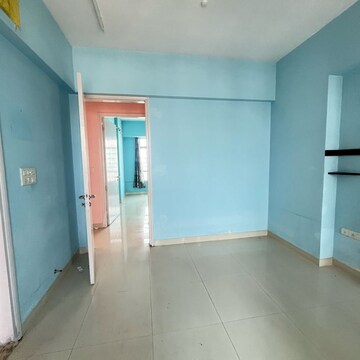 Room in 3 BHK Apartment at Grandeur Tower, Maratha Colony – for Rent