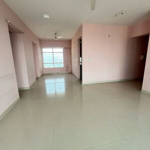 3 BHK Apartment For Rent in Grandeur Tower, Maratha Colony