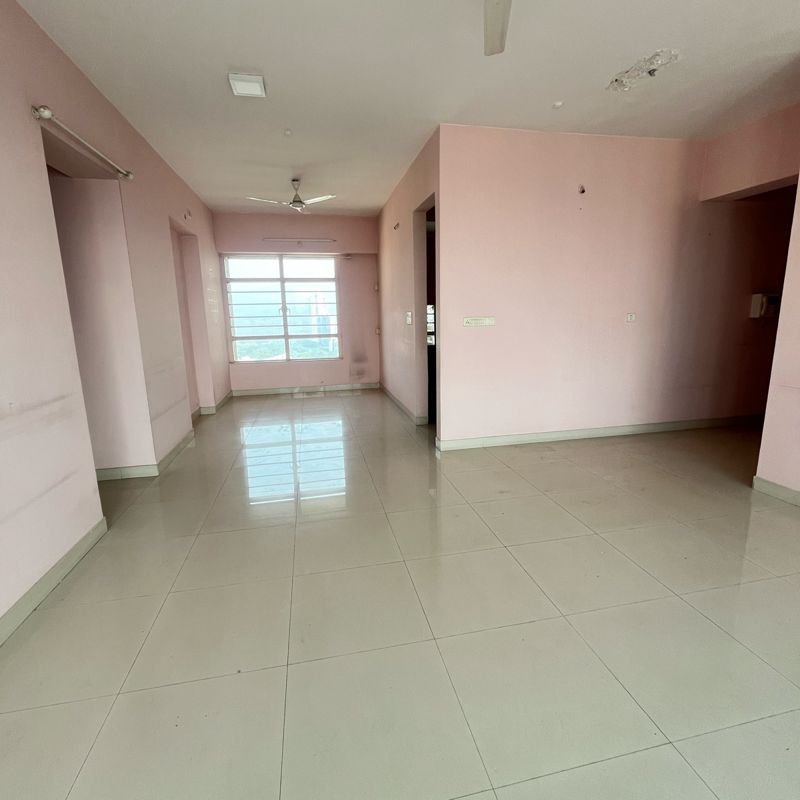 3 BHK + Extra Room Apartment For Rent in Grandeur Tower