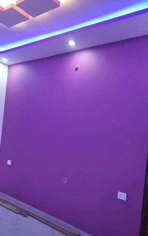 Room in 2 BHK Apartment at Gomti Nagar – for Rent